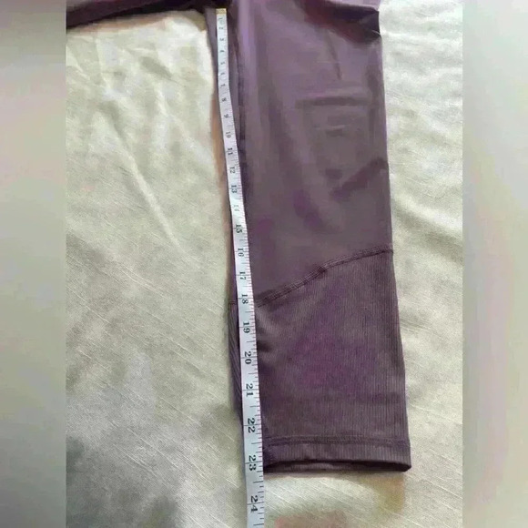 Under Armour Fitted High Rise Ankle Legging Purple NWT - Picture 11 of 11